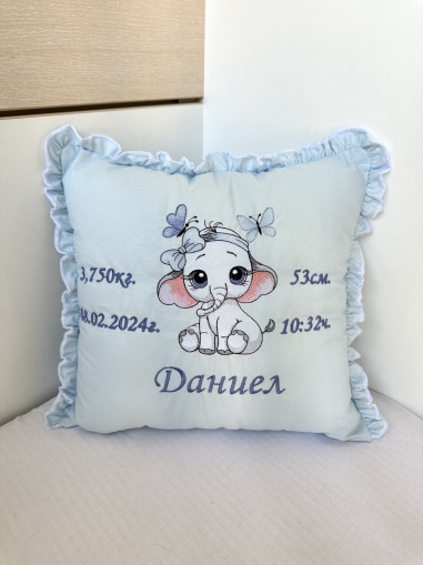 Бродирана персонализирана възглавничка за бебе "Слонче" - синя