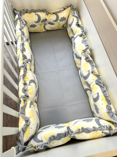 Crib bumpers "Moons"