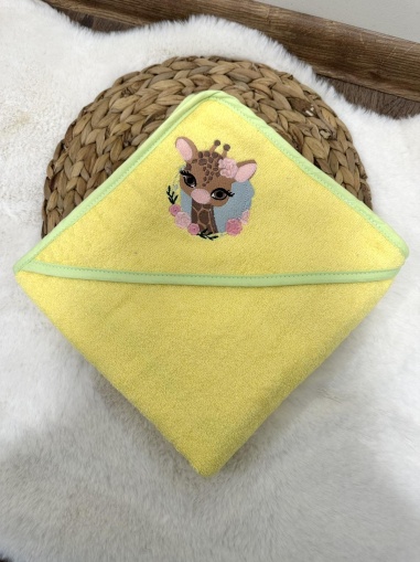 Бебешка хавлия за баня "Жълто жирафче", 80/80см.