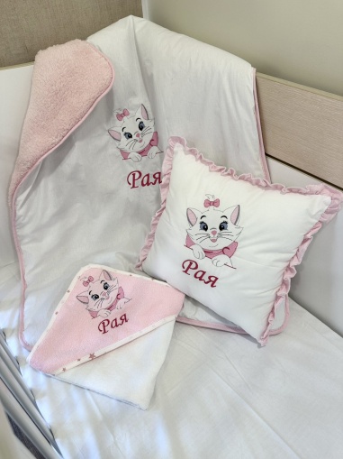 Бродиран персонализиран бебешки комплект "Котенце"