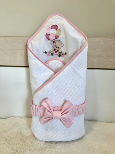 Персонализирано порт бебе за изписване с бродерия "Мече с балончета"- розово, 80/80см.