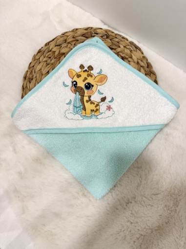 Бебешка бродирана хавлийка за баня "Жирафче" - мента