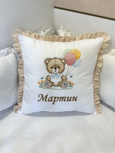 Бродирана персонализирана възглавничка за бебе "Мече с балони" - бежово  - 40/40см.