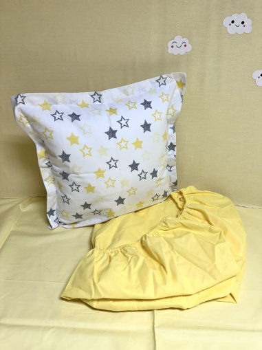 Долен чаршаф с ластик + калъфка - "Жълти звездички"