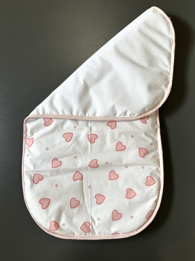 Непромокаема подложка 2в1 "Сладки сърчица"