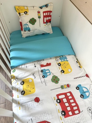 Бебешки спален комплект "Автобуси"