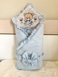 Персонализирано порт бебе за изписване с бродерия "Меченце" , 80/80см. - бял/син