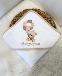 Бебешка бродирана хавлийка за баня "Мече" 