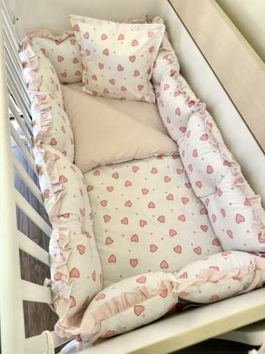 Бебешки спален комплект 8 части с обиколници "Сладки сърчица"