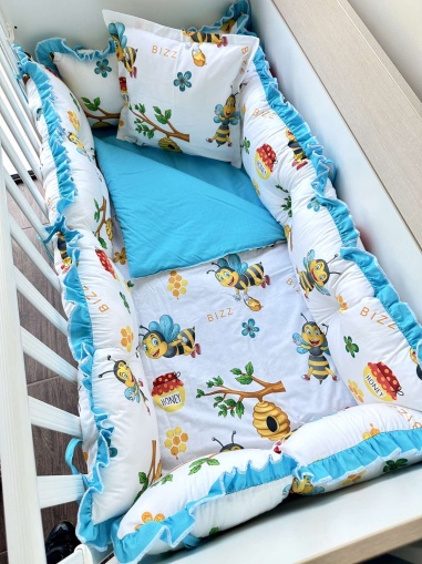Бебешки спален комплект 8 части с обиколници "Пчелички"