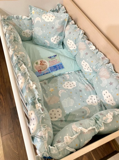 Бебешки спален комплект 8 части с обиколници "Сиви облачета"